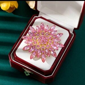 Pink Elegant Crystal Starburst Gold Tone Brooch Pin